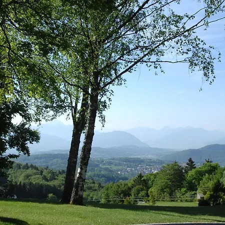 Chateau Des Avenieres 4* Cruseilles