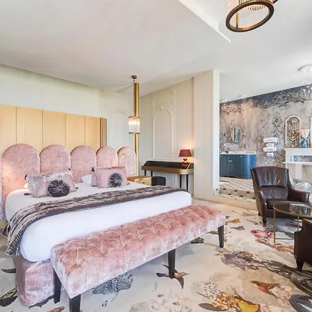 Chateau Des Avenieres 4*