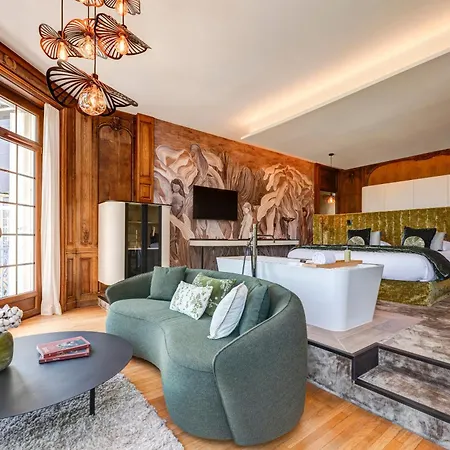 Chateau Des Avenieres Hotel