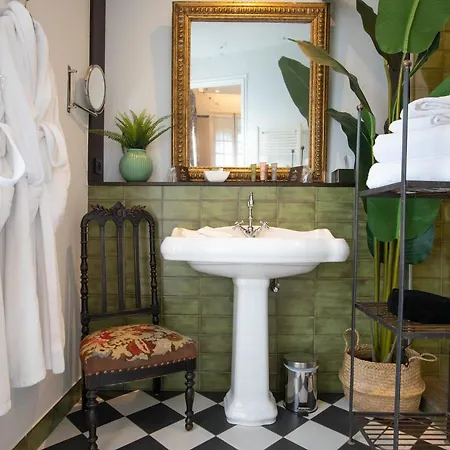 Hotel Chateau Des Avenieres Cruseilles