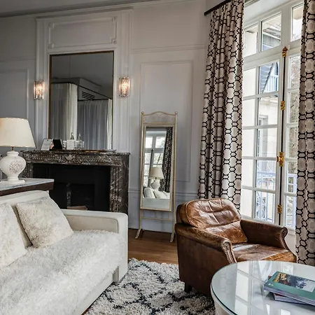 호텔 Chateau Des Avenieres