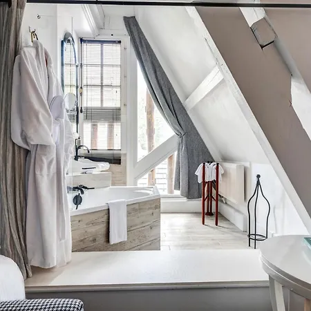 호텔 Chateau Des Avenieres 4*