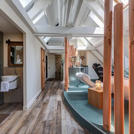 Chateau Des Avenieres 4* 크루세일레