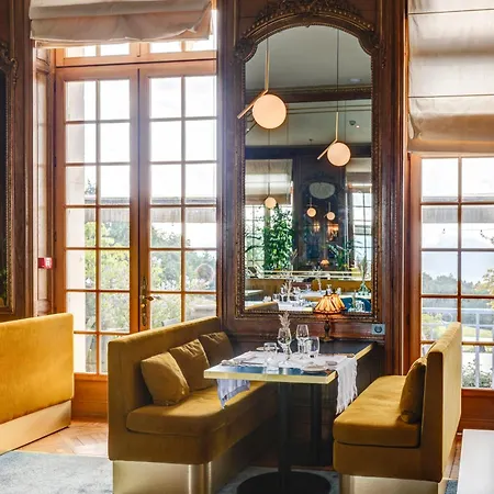 호텔 Chateau Des Avenieres 4*