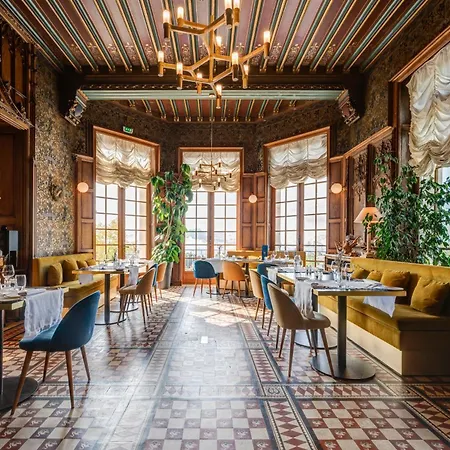 Chateau Des Avenieres 4* 크루세일레